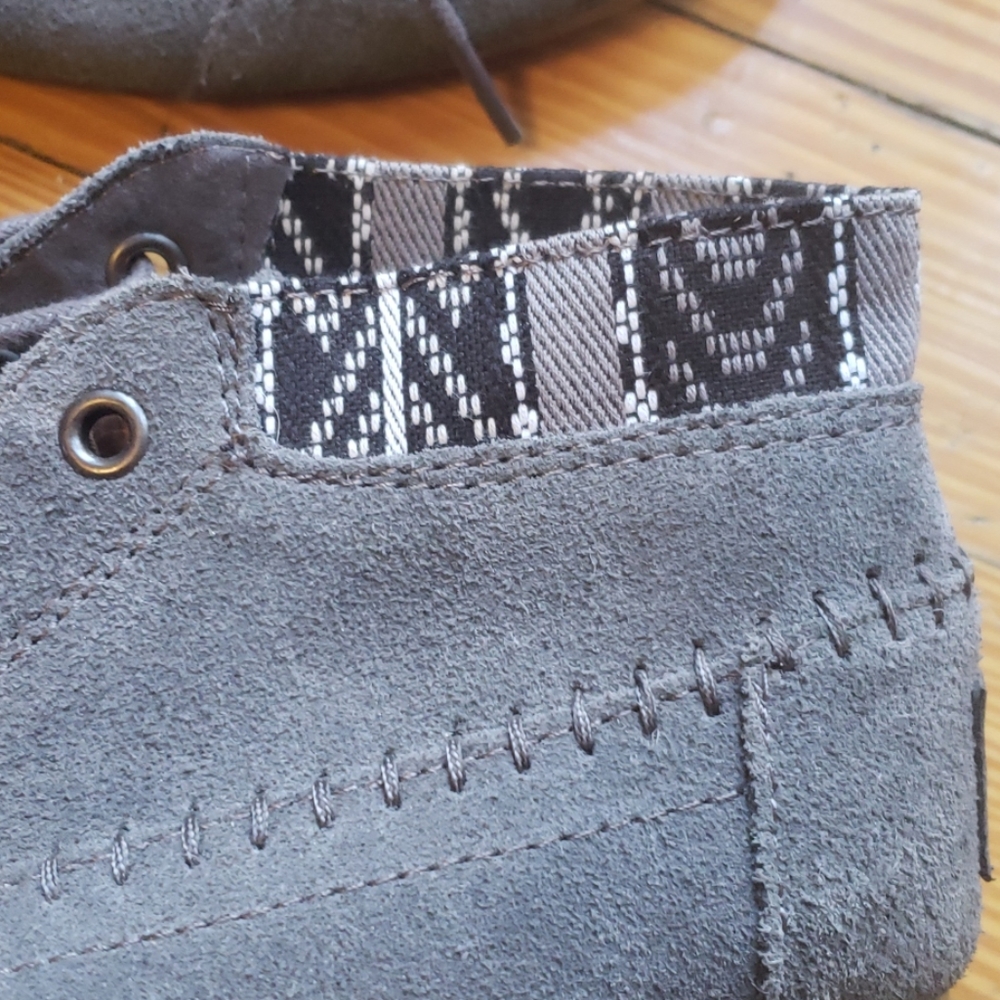 Toms suede shoes - Picture 2 of 7